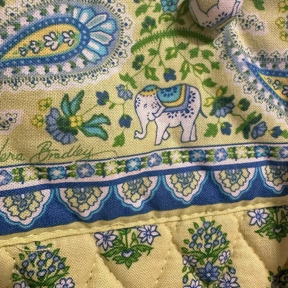 Vera Bradley Medium Tote in Citrus, Button Toggle Closure, Retired 2006 Vintage - Picture 5 of 12